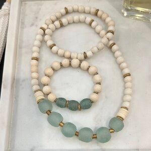Wooden/glass Beaded Necklace and Bracelet Set- costume jewelry